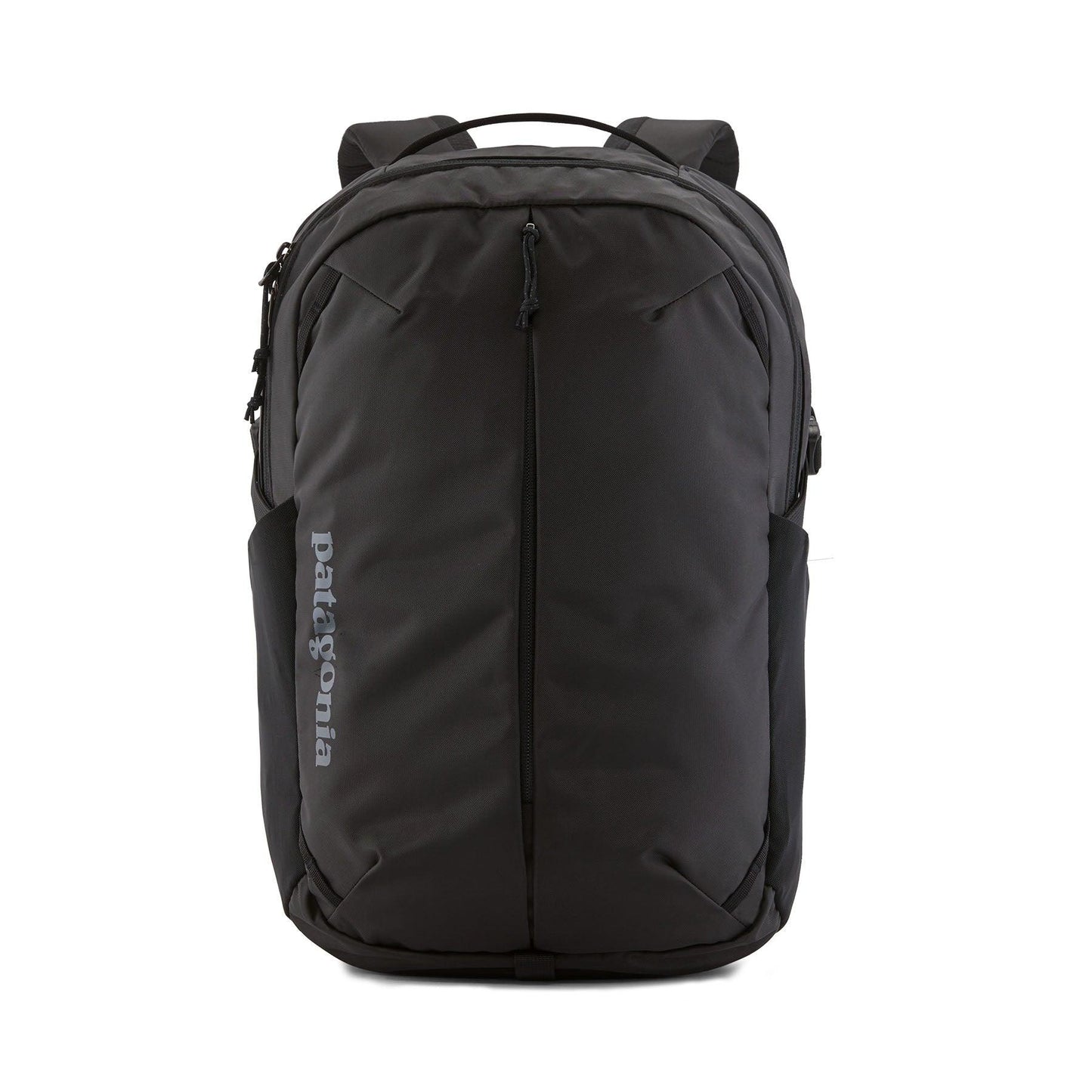 Vista frontal de la mochila Patagonia Refugio Day Pack 26L en color negro con diseño compacto y ecológico