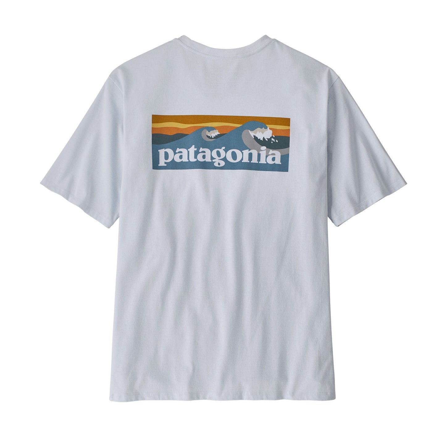 Vista trasera camiseta blanca Patagonia M’s Boardshort Logo Pocket Responsibili-Tee sostenible reciclada